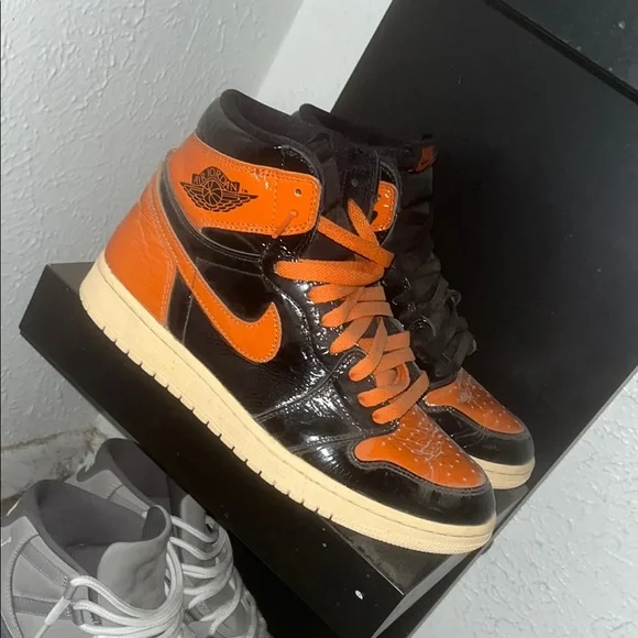 Jordan | Shoes | Nike Air Jordan Retro High Og Black And  display picture 2